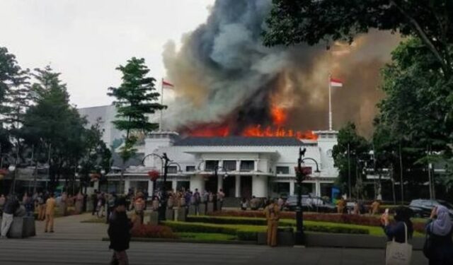 Fakta Balai Kota Bandung Kebakaran Hebat